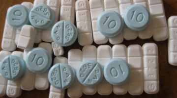 Dr. Grumet educates about the risks of overdose and even death with the mixture of opioids and BZDs